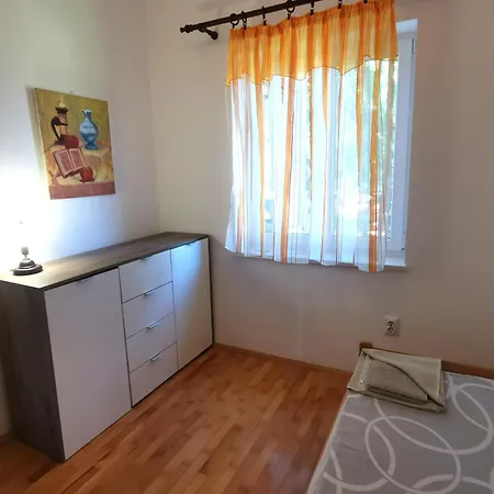 Kira - Spacious With Sea View Ližnjan