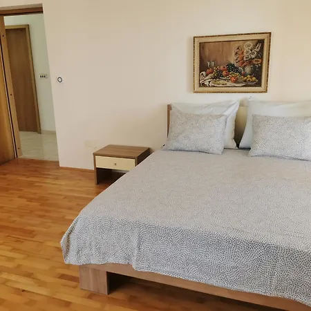 Lägenhet Kira - Spacious With Sea View Ližnjan
